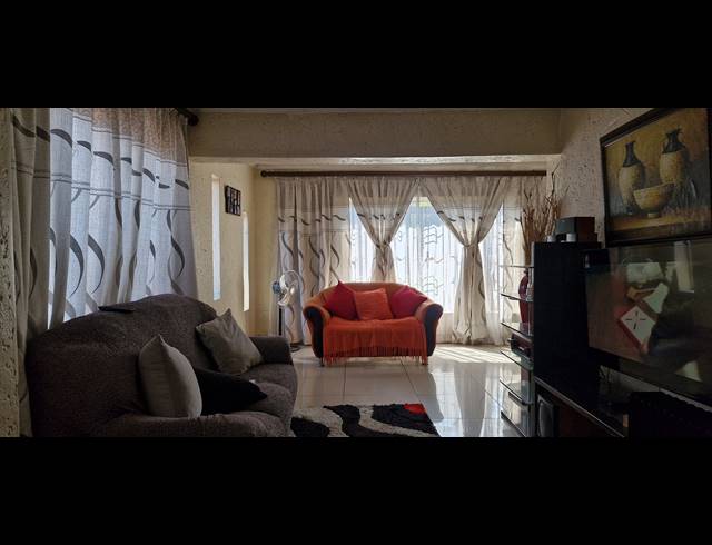 2 BEDROOM FREEHOLD FOR SALE IN MAMELODI EAST